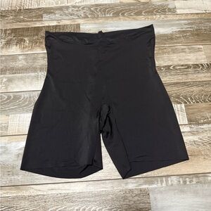 Red Hot SPANX Shapewear Shaping Short  Size 1X Slimming Compression Black
